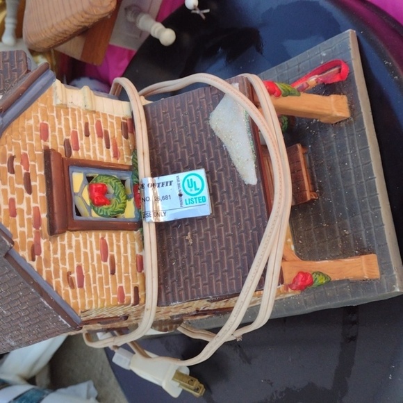 Lighted Country Store 🏬 - Picture 3 of 3